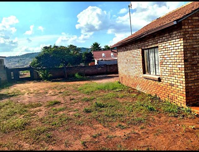 2 BEDROOM HOUSE FOR SALE IN LOTUS GARDENS